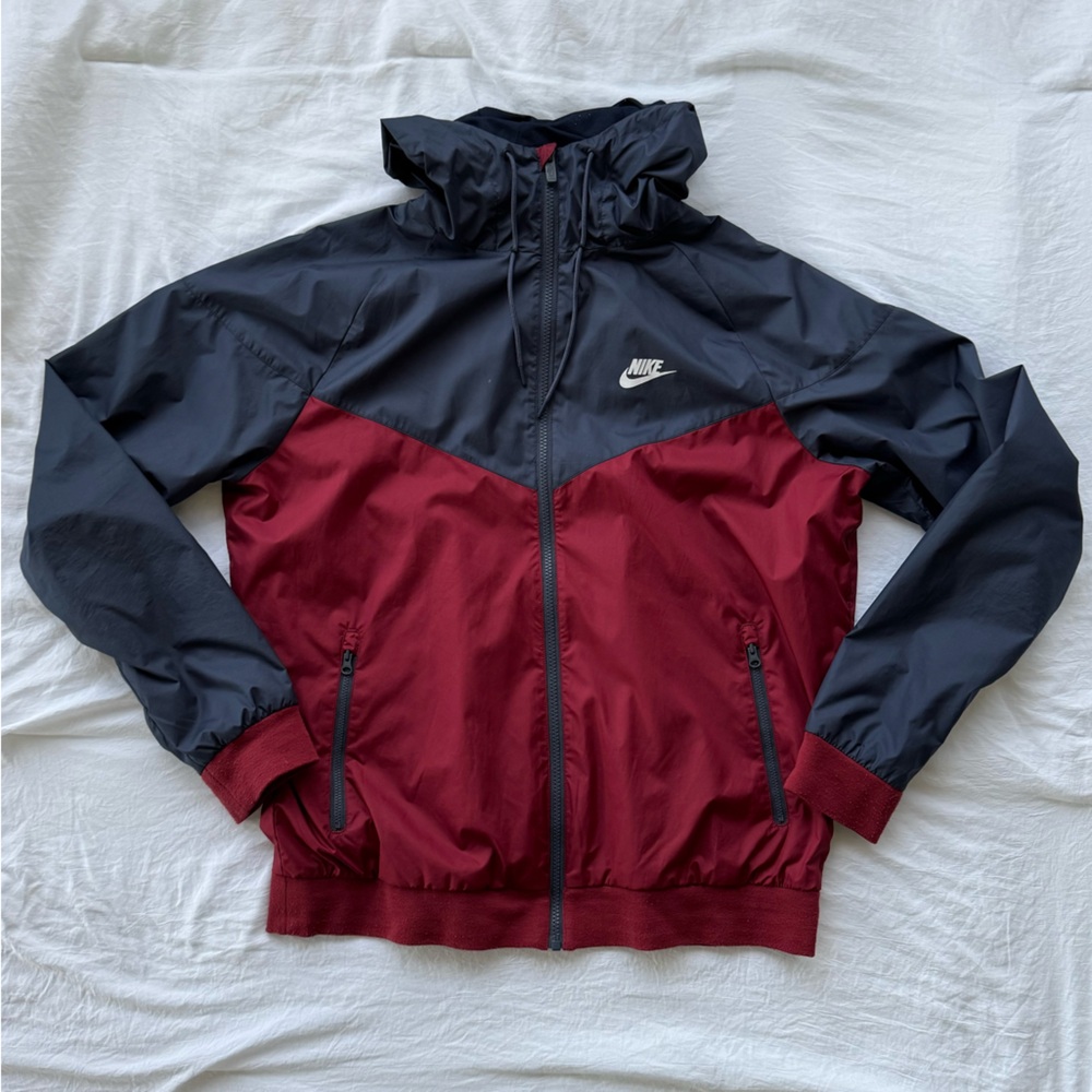 Nike Men’s Windrunner Winderbreaker
